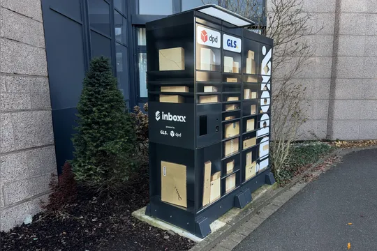 DPD and GLS have launched Inboxx, a shared brand for their joint out-of-home parcel network in Germany. With 20,000 OOH points targeted by 2027, this is the clearest sign yet that Europe's carrier landscape is reorganising around shared infrastructure — and it has direct consequences for how shippers manage their carrier mix.